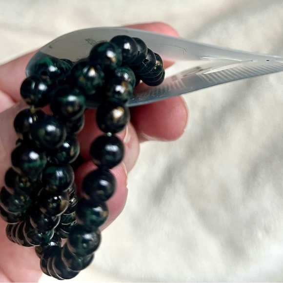 Bracelets, 4-new in package black bead elastic - jewelry - Picture 7 of 8